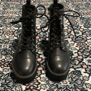 Platform boots, great condition. No wear and tear